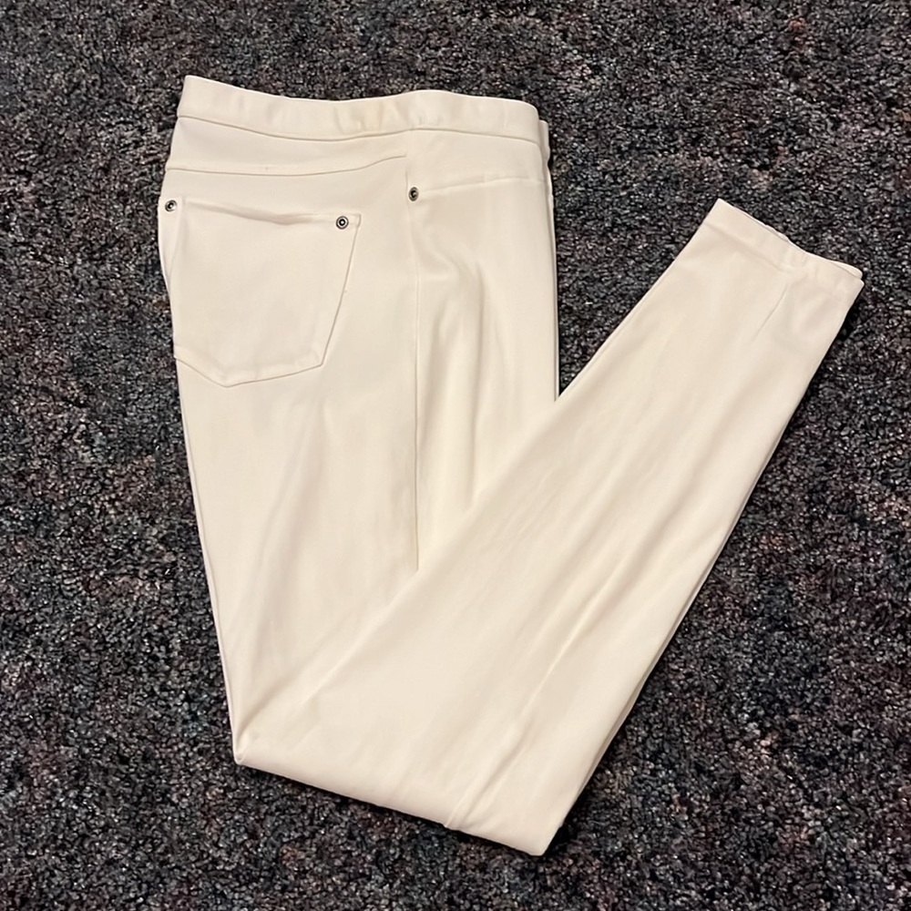 White HUE jeans leggings